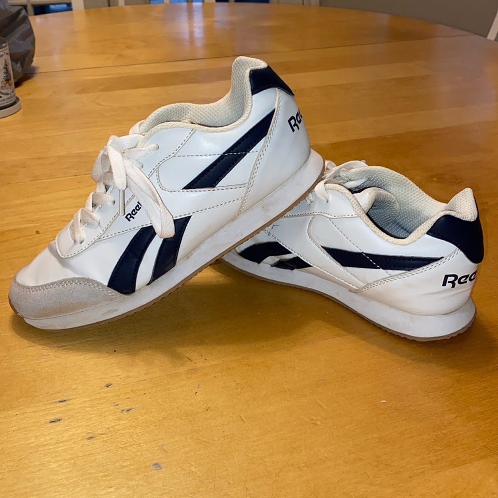 Reebok - Picture 2 of 4